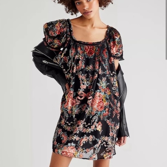 Free People Dresses & Skirts - Free People Velvet Beautiful Blooms Floral Babydoll Mini Dress Size Medium